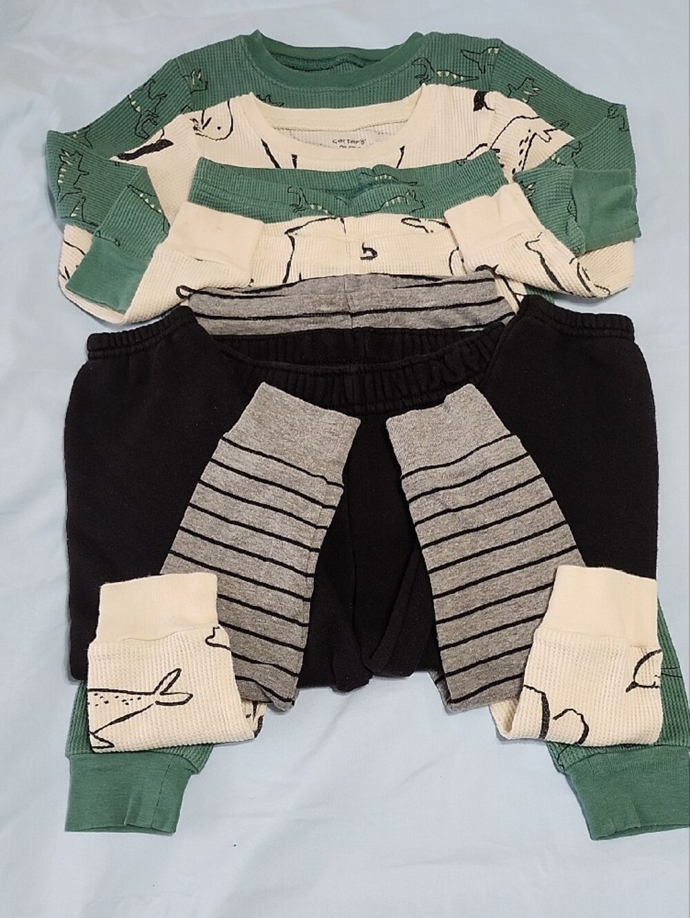 Carter's 2-Piece Pajama Sets in Green, Cream, Jogger Pants - 2T